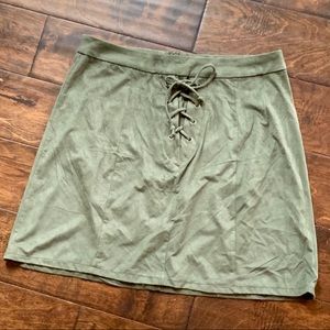 {Maurices} Faux Tie Up Green Skort‎